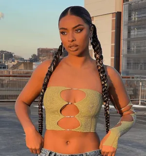 Bethan Jaye Roberts - Green Top with Sleeve